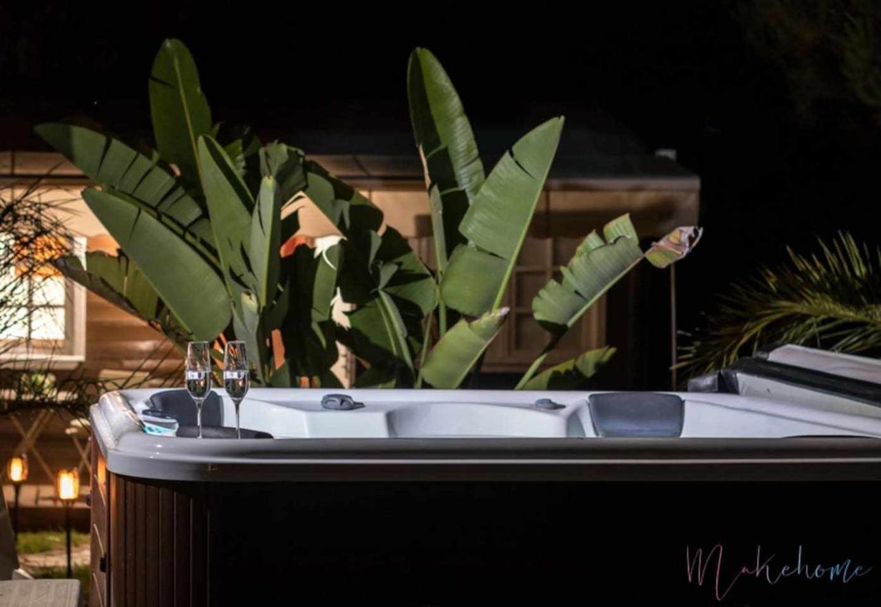Bungalow Espectacular Garaje Piscina Y Jacuzzi アルハラケ エクステリア 写真