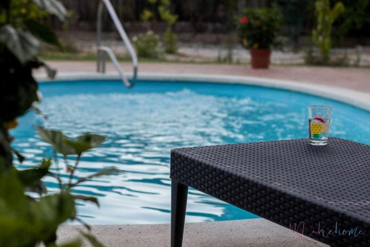 Bungalow Espectacular Garaje Piscina Y Jacuzzi アルハラケ エクステリア 写真